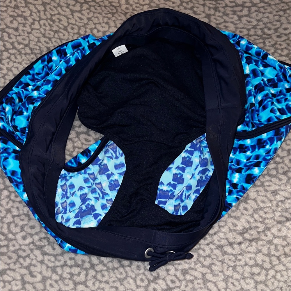 🆕 NWOT Athleta Blue/Navy/White Geometric Swim/Athletic Shorts Size L - Picture 4 of 7